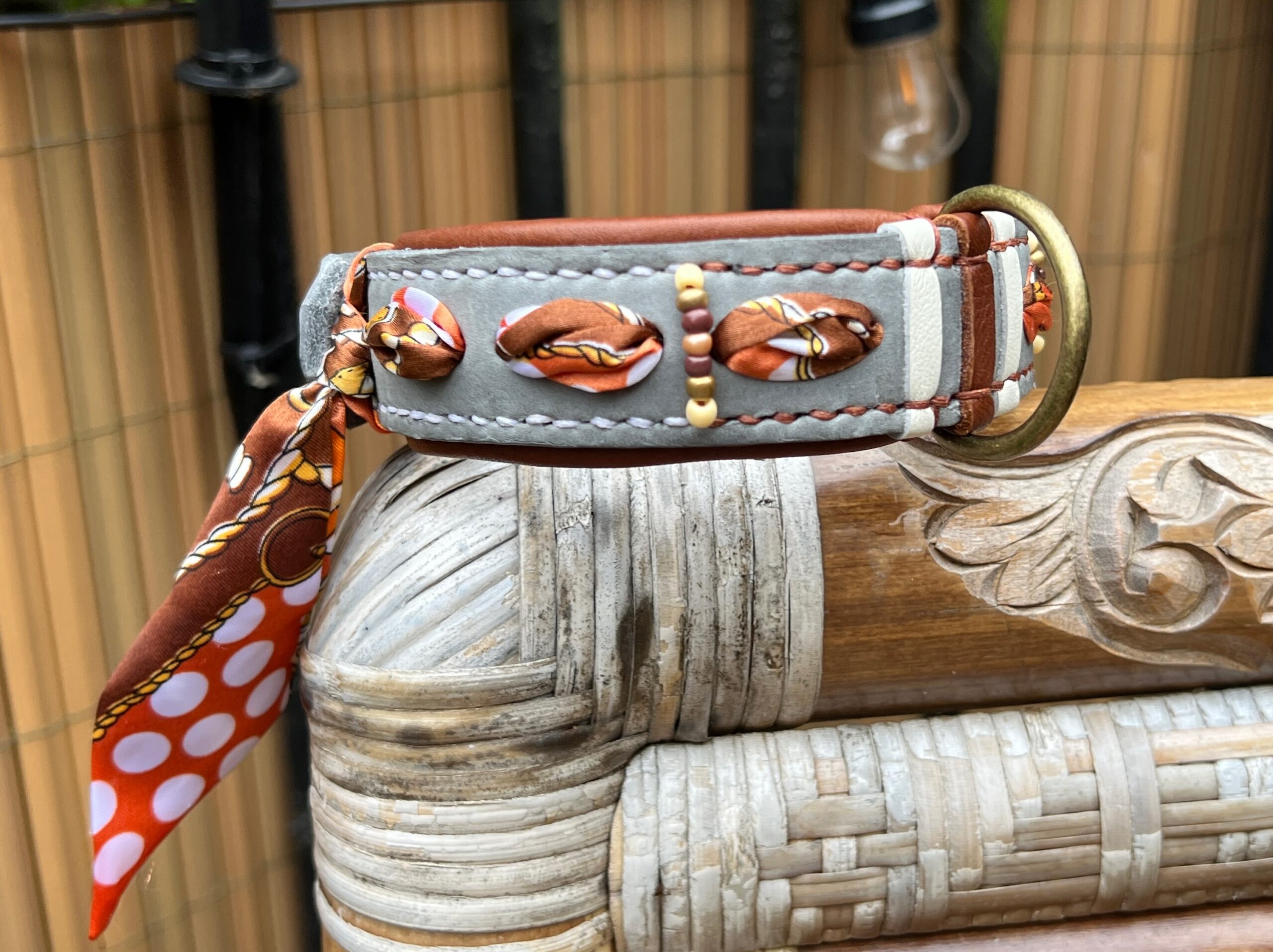 Grijs leer met bandana decor