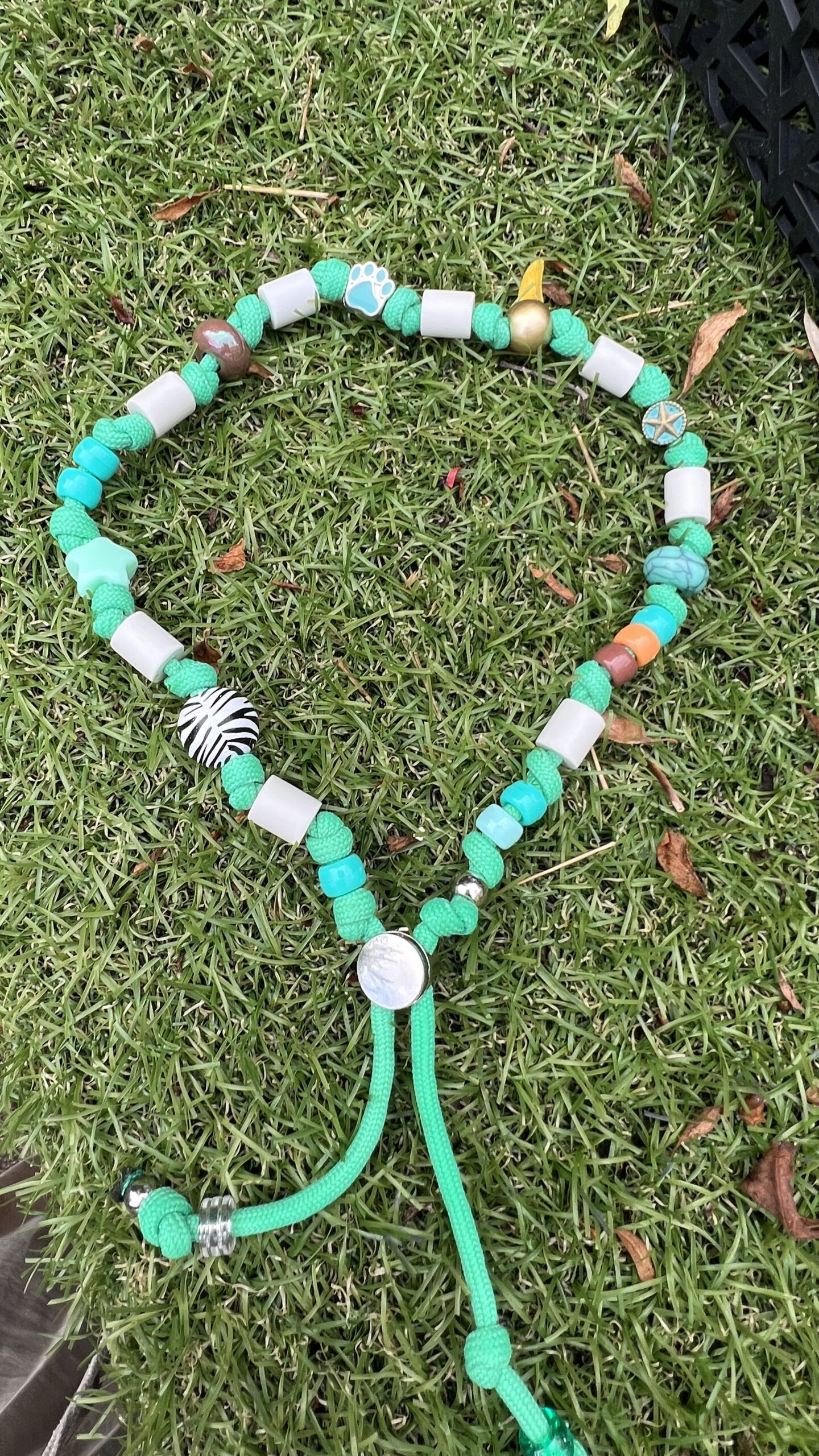 Hondenketting met em kralen mojitogroen